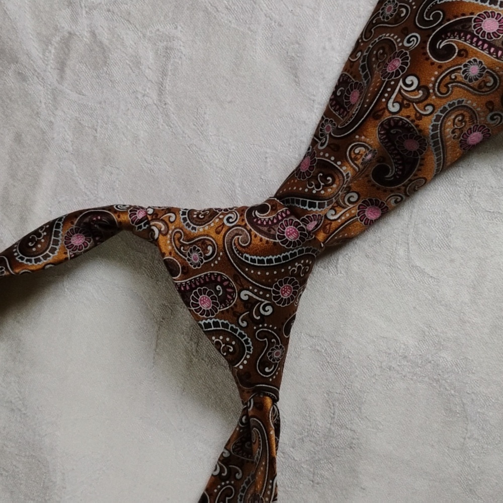 Ermenegildo Zegna Brown and Pink Paisley Silk Tie